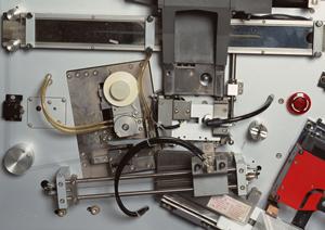 脱脂洗浄機が解決する業界の洗浄問題